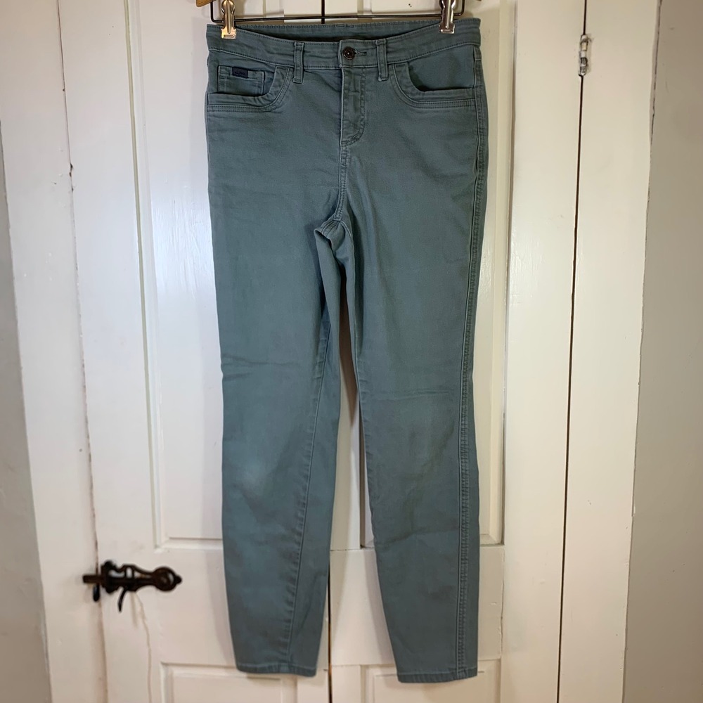 Kuhl Kontra Skinny Pants Womens 10 Sage Green Stretch Hiking Outdoor Gorpcore